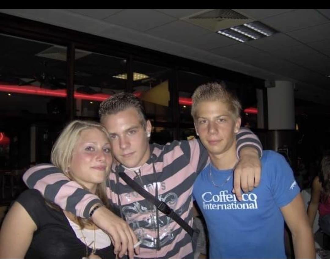 2008 – Haare on fleek, Sorgen auf Eis.“